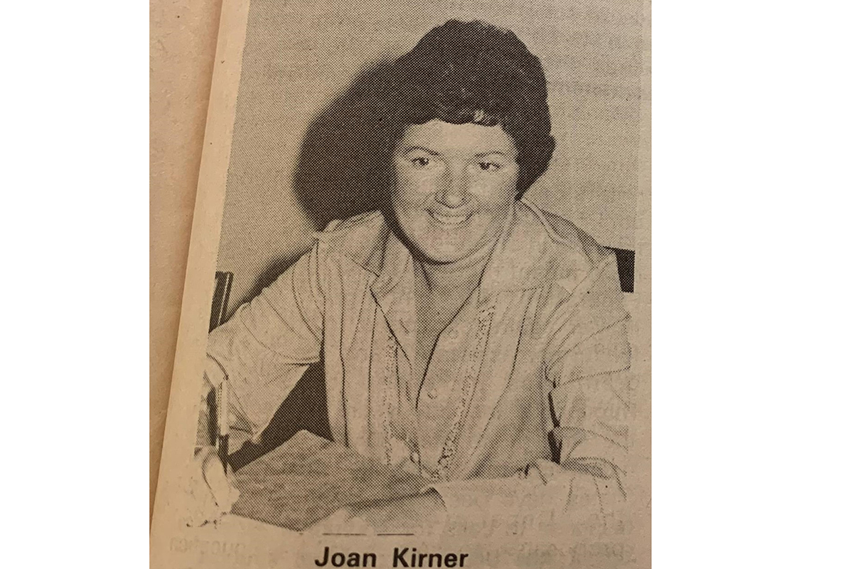  Joan Kirner, with short hair smiling to the camera