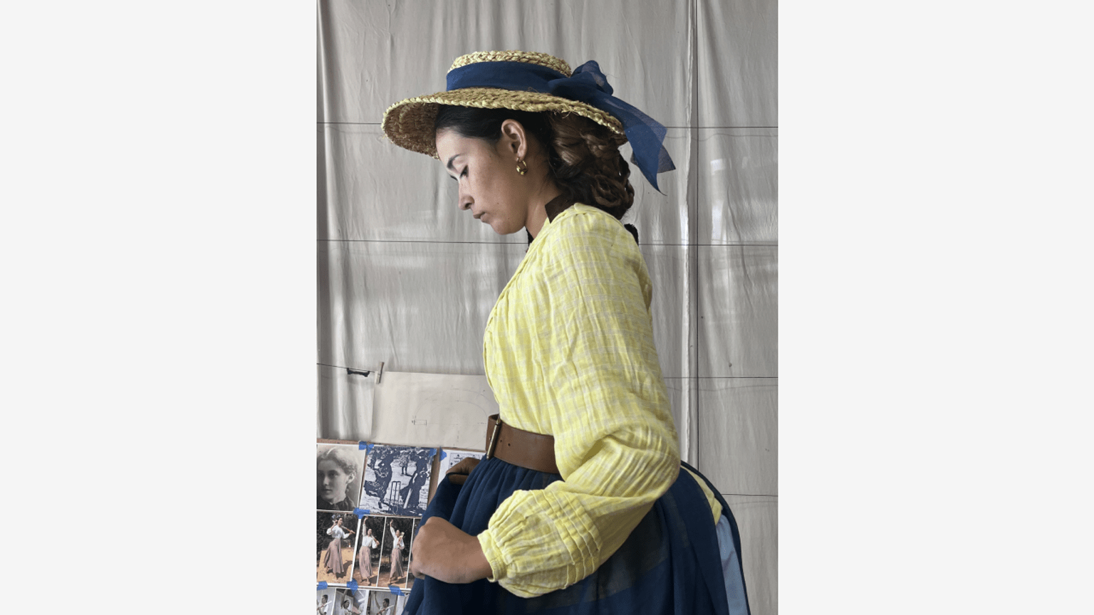 Life model Keira Haloho-Feast posing for Lis Johnson